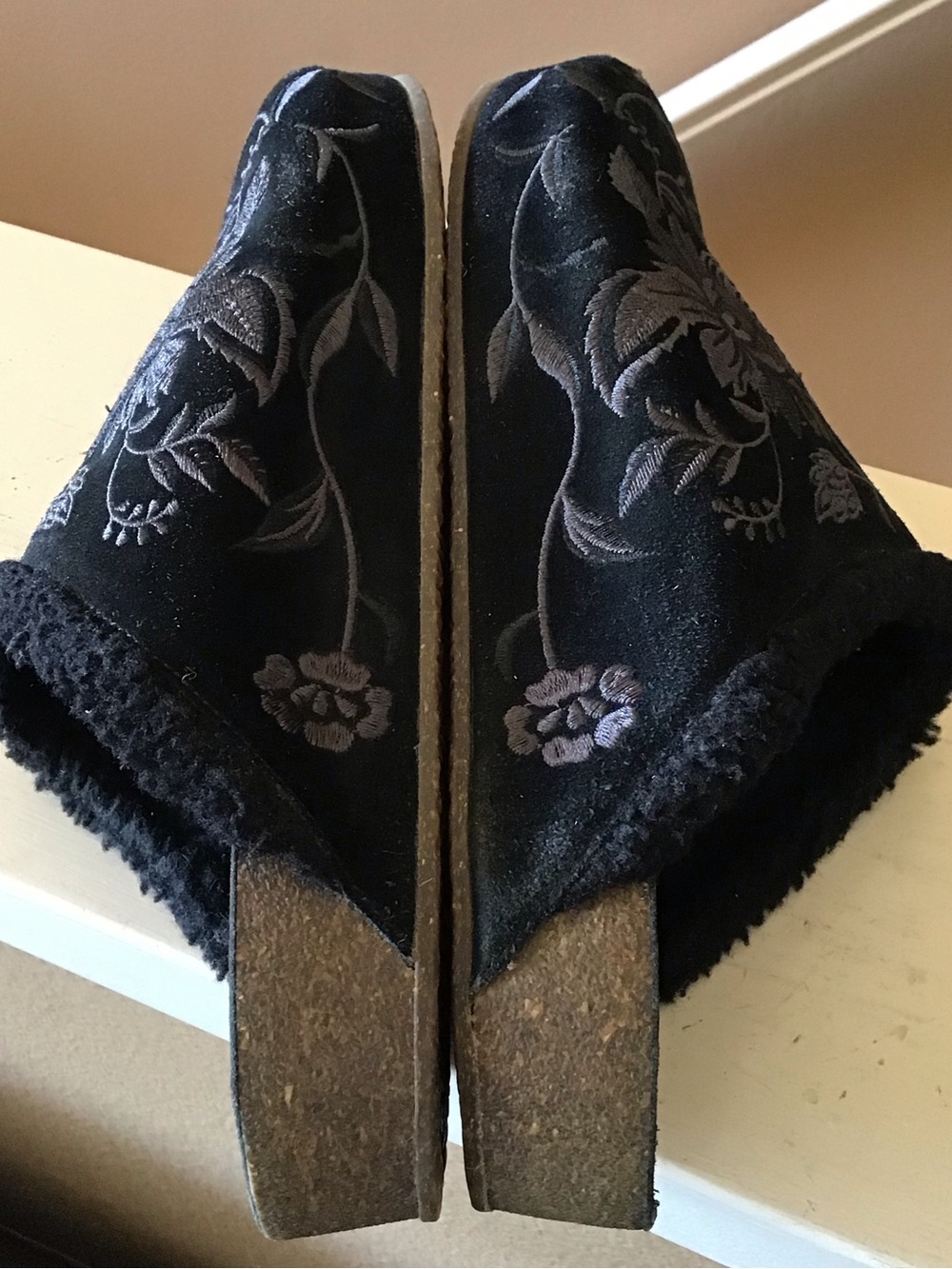 Johnny Was Black Suede Embroidered Clogs (8) - Picture 6 of 8